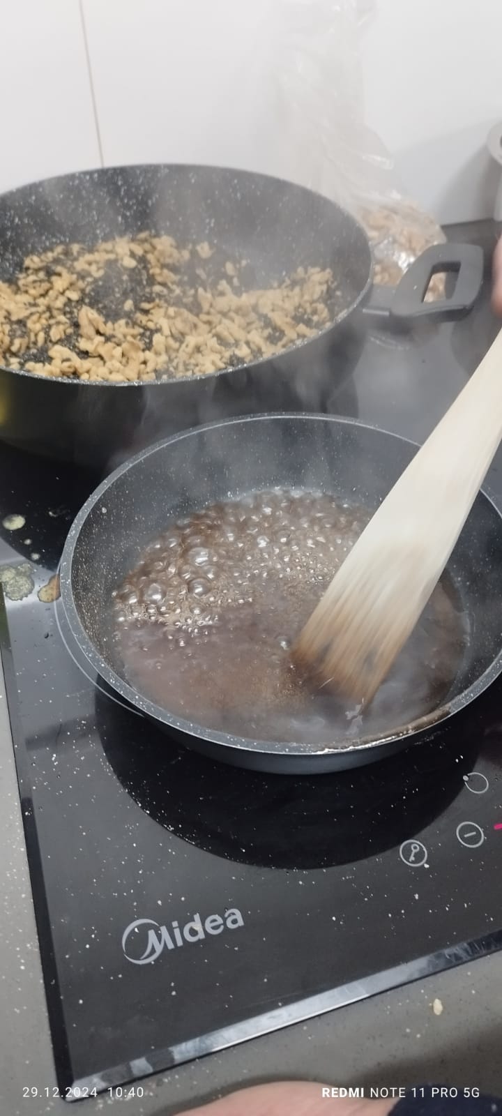 black-sesame-and-sugar-pots